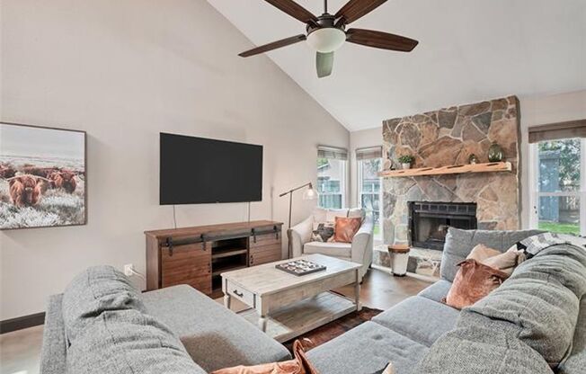 Stylish Cedar Park Retreat with Designer Touches – Fully Furnished Option Available