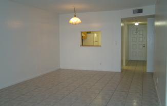 1 bed, 1.5 baths, $1,630, Unit 105