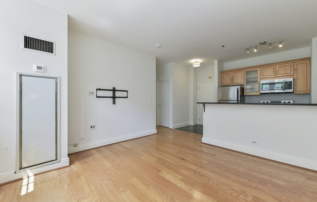 1 bed, 1 bath, 494 sqft, $2,700, Unit 103