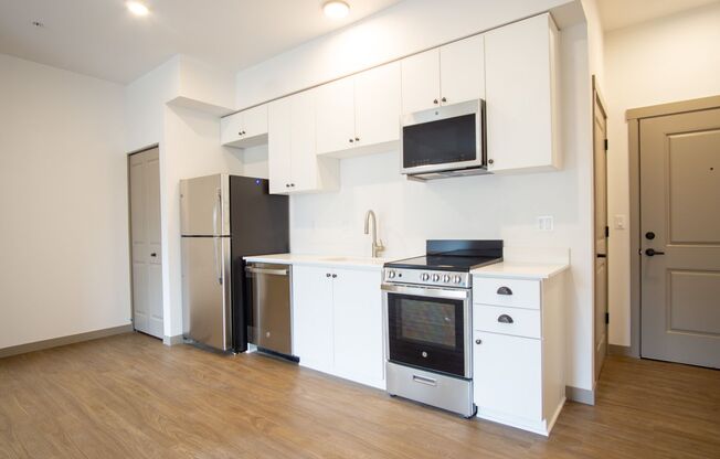 1 bed, 1 bath, 620 sqft, $1,475, Unit 211
