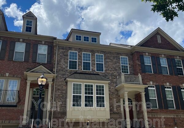 326 ARDMORE CT NW