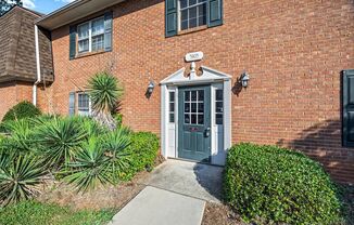 Super cute 1-bed, 1-bath condo unit in Hunting Ridge of Charlotte!