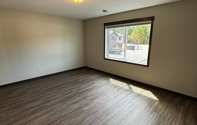 3 beds, 2 baths, 1,512 sqft, $1,695, Unit 713-203