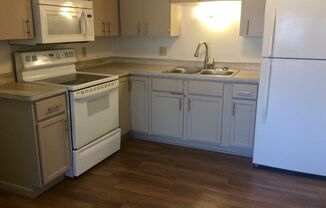 2 beds, 1 bath, 600 sqft, $950, Unit Apt 11