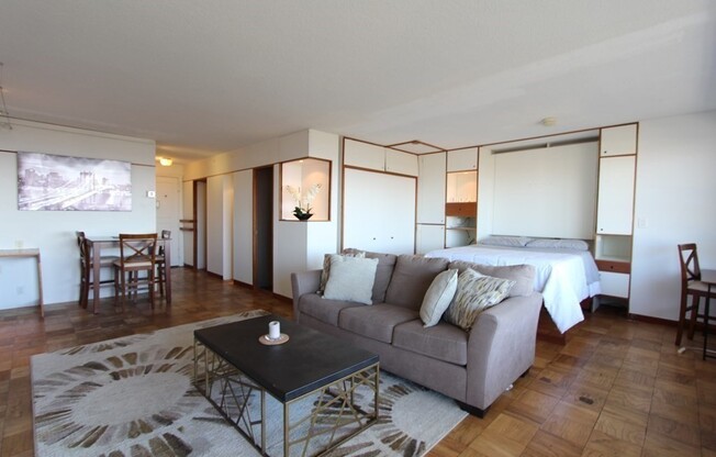1 bed, 1 bath, 725 sqft, $3,600, Unit 25K