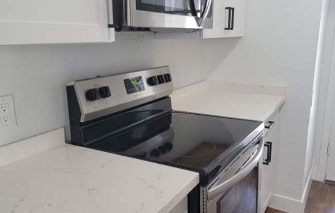2 beds, 1 bath, 1,000 sqft, $1,000, Unit 39-117