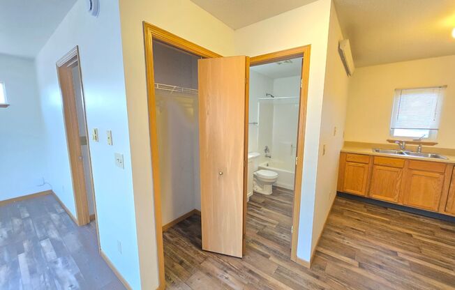 421 S. Williams Ave Apartments