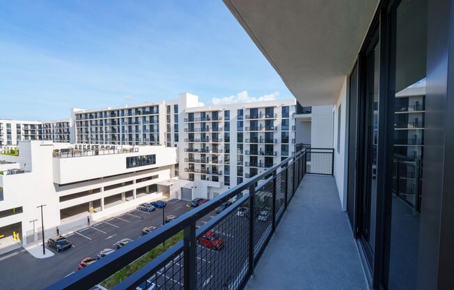 2 beds, 2 baths, 995 sqft, $3,850, Unit 537