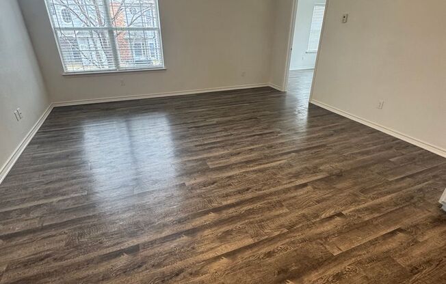 1 bed, 1 bath, 658 sqft, $1,100, Unit 7H-227