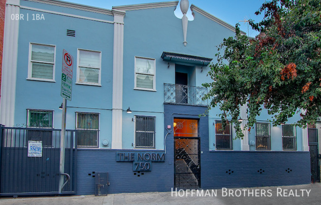 752 NORMANDIE AVE