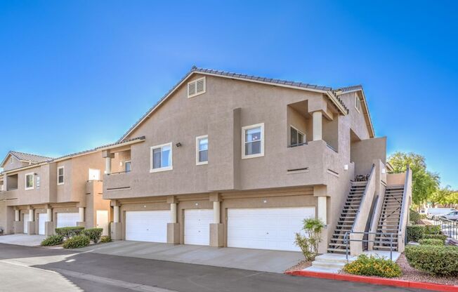 Beautiful 2 bedroom in Peccole Ranch
