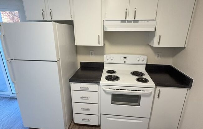 2 beds, 1.5 baths, 942 sqft, $1,399, Unit 4421A08