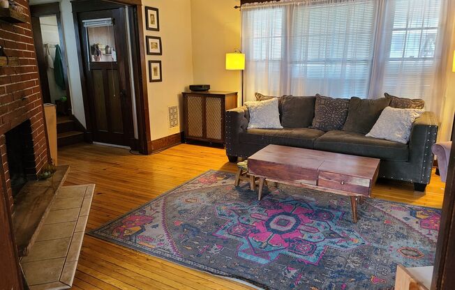 Large Four-Bedroom Near Camp Randall Stadium and Edgewood