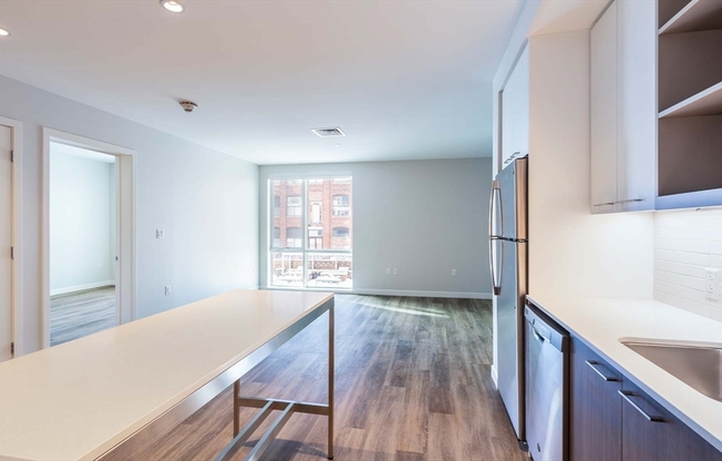 Studio, 1 bath, 892 sqft, $4,395, Unit 616