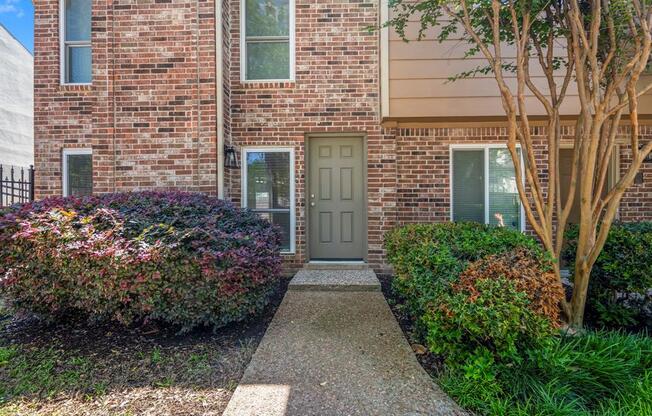 2501 BERING DR