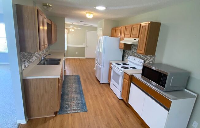 2 beds, 2 baths, $1,800