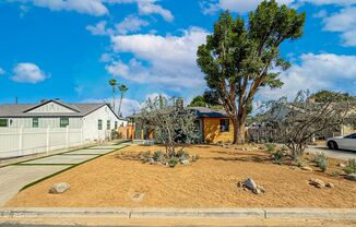 Pet friendly 1+1 w/dishwasher + in-unit laundry available!