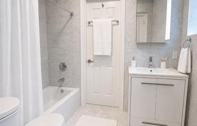 5 beds, 5 baths, 2,800 sqft, $16,000, Unit 1A