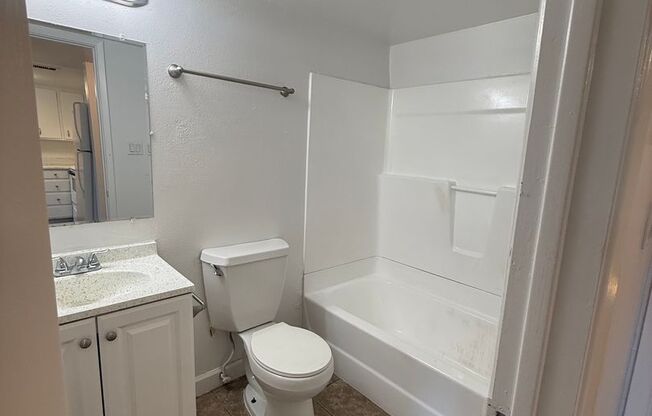 1 bed, 1 bath, 627 sqft, $750, Unit 211