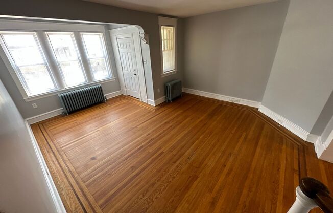 Stunning 3-Bedroom Townhouse in Olney! Available NOW!