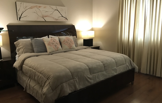 2 beds, 2 baths, $2,400, Unit # 206