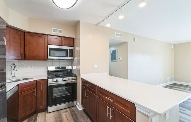 2 beds, 2 baths, 999 sqft, $2,150, Unit I23