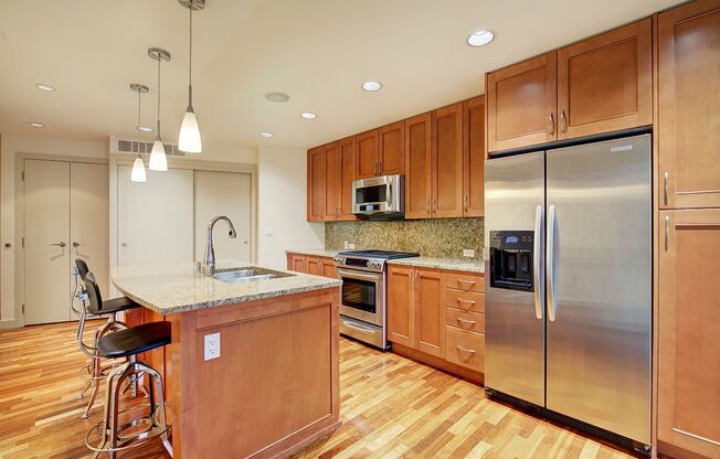 1Bd/1Ba Bellevue Condo