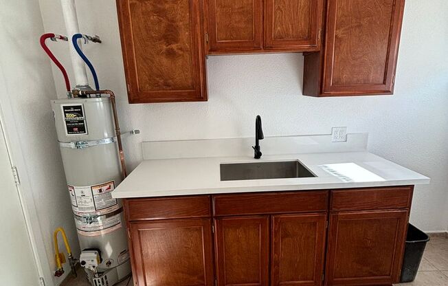 Studio, 1 bath, 450 sqft, $1,550, Unit 812 4/5