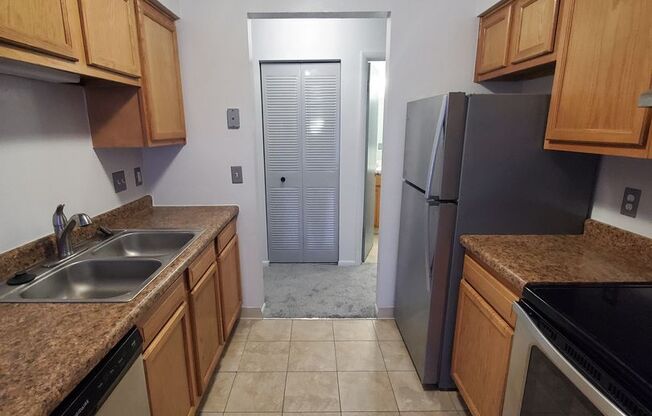 1 bed, 1 bath, 671 sqft, $975, Unit 3707-3B