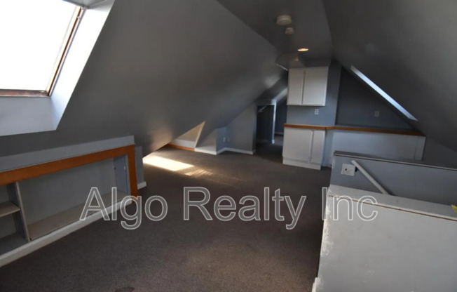 2411 GOLDEN VLY RD