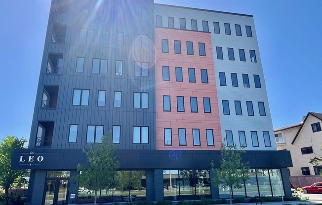 2 beds, 2 baths, 1,070 sqft, $4,200, Unit 302