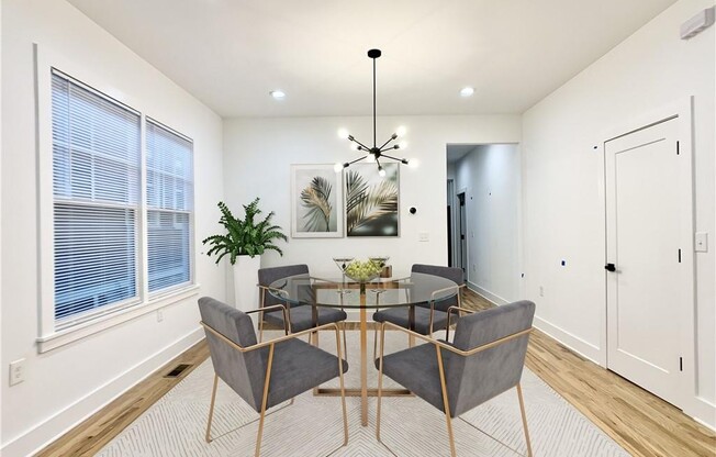 556 SEAL PL NE
