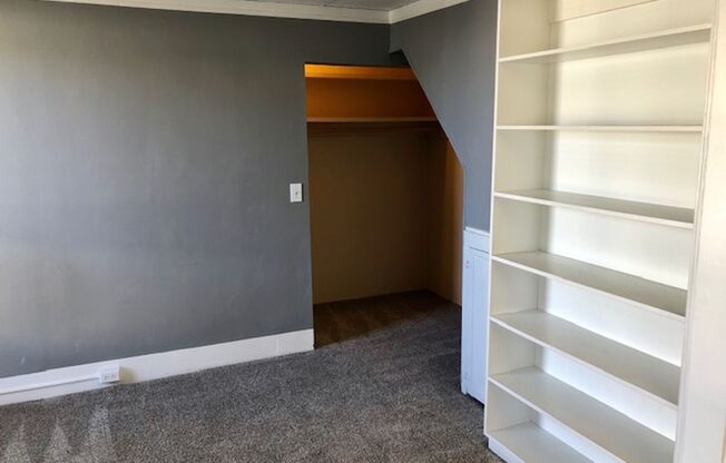 Studio, 1 bath, 300 sqft, $1,100, Unit Unit #7