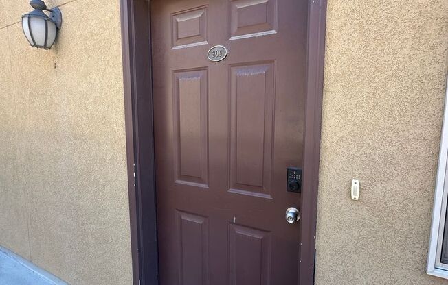 GORGEOUS Downtown Unit!!!