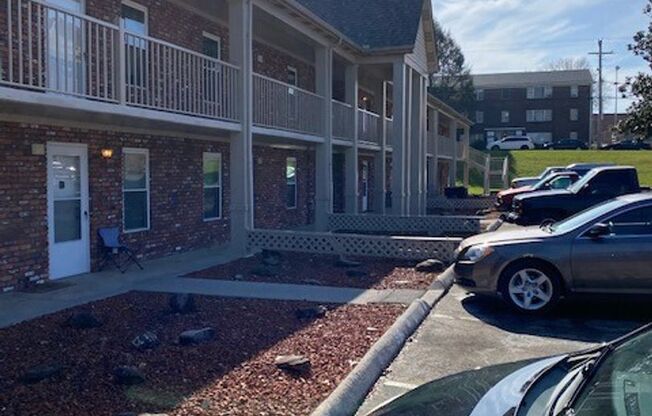 City of Maryville, 2 bedroom, 1 bath condo near Maryville High School - Ed Johnson (865) 924-5045