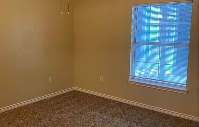 1 bed, 1 bath, 543 sqft, $749