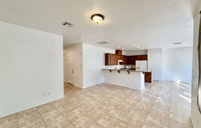 Wonderful house with 4 beds 2.5 baths