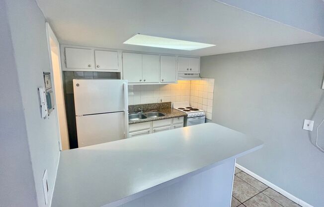 1BD/1BA Apartment off Curry Ford in Henley Park Apartments!