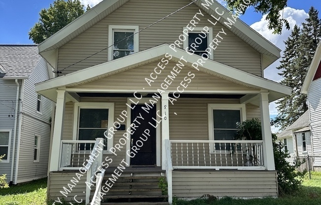 910 OAKHILL ST SE