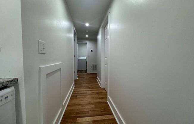 2 beds, 1 bath, 750 sqft, $2,090, Unit 5645 Hobart Street #2
