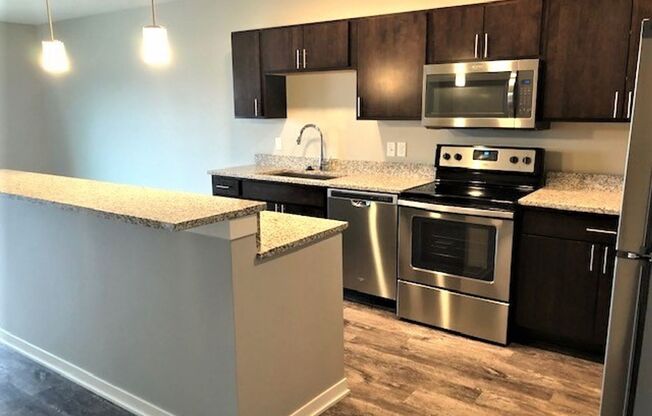 1 bed, 1 bath, 727 sqft, $1,525, Unit 218