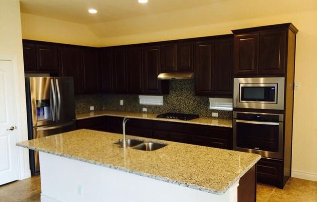 Make This Pflugerville Residence Your New Home!!