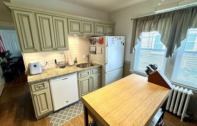 8 KAHLER AVE