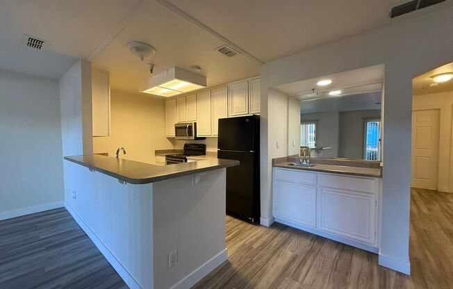 2 beds, 2 baths, 1,271 sqft, $2,100