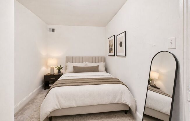 AUGUST 13 Charming 3 Bed Fairmount Home with Central Air, Laundry & Outdoor Spaces