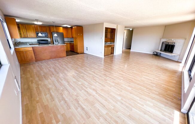 4 beds, 2 baths, 1,732 sqft, $4,595, Unit 100