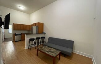 3 beds, 2 baths, $1,395, Unit Unit 04