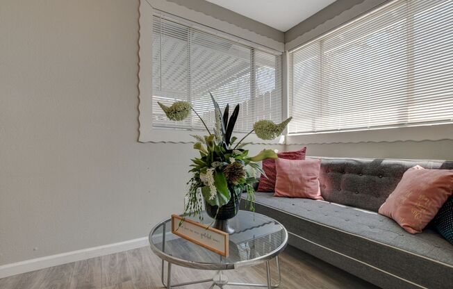Cozy 2-Bedroom Unit in Prime Las Vegas Location