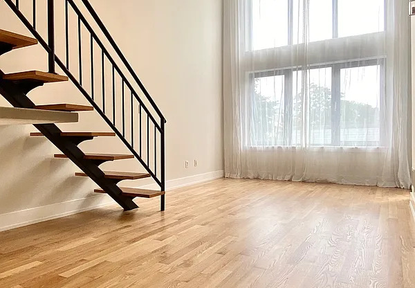 282 NASSAU AVE