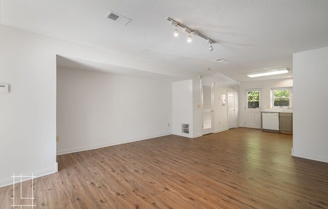 2 beds, 1.5 baths, $1,500, Unit 988 N. 4th St.